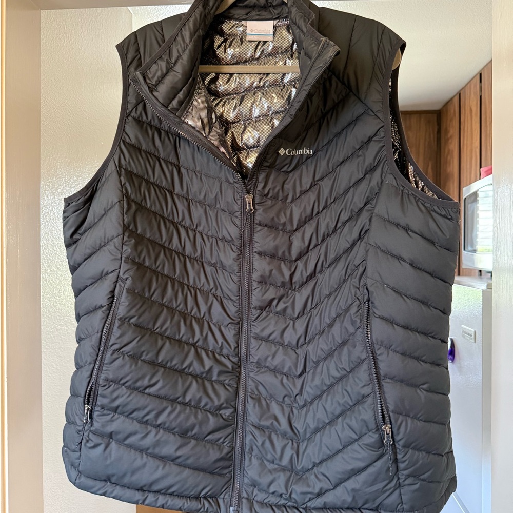 Columbia Black Quilted Insulated Vest - Men's